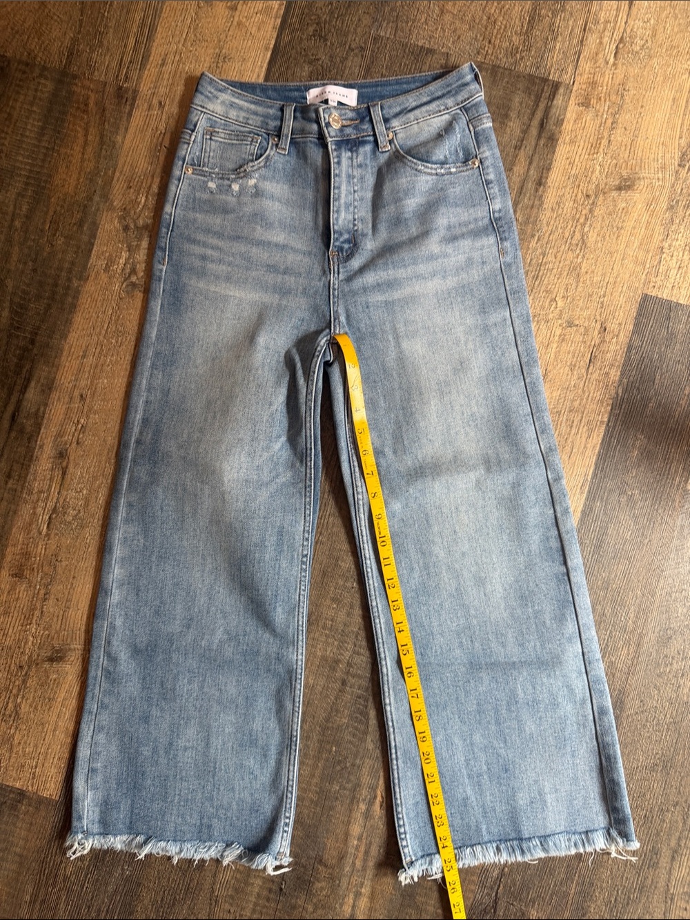 Risen Light Wash Cropped Wide-Leg Jeans - Raw Hem 3/26